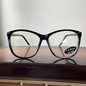 Clear (no tint) Sunglasses with Black Retro frame UV 400